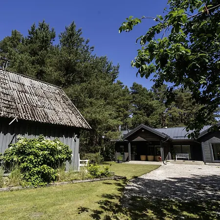 House On The Point Between Two Beaches * Karepa